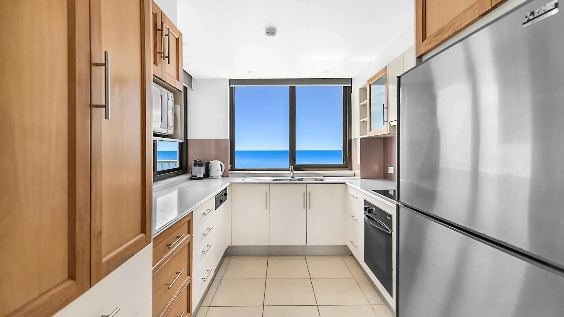 Albatross North Apartments Gold Coast 4*,  Australia