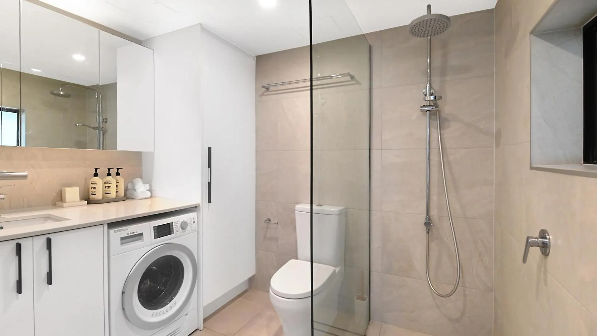 **** Aparthotel Albatross North Apartments Gold Coast Australia